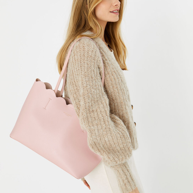 These Bags Make You Look Glam in Summer